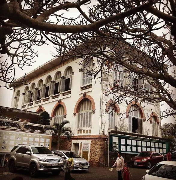 Bạch Dinh (Villa Blanche)
